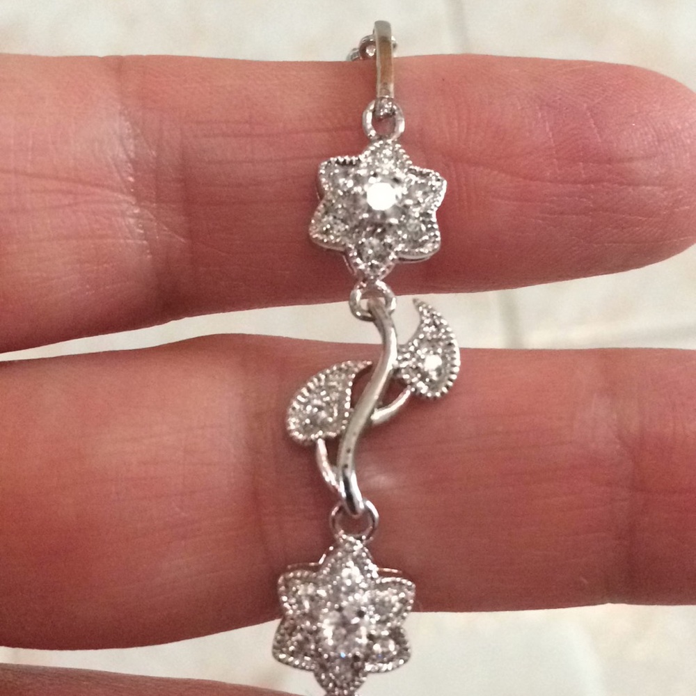White metal/ silver Bracelet with flowers and cz - Picture 2 of 4